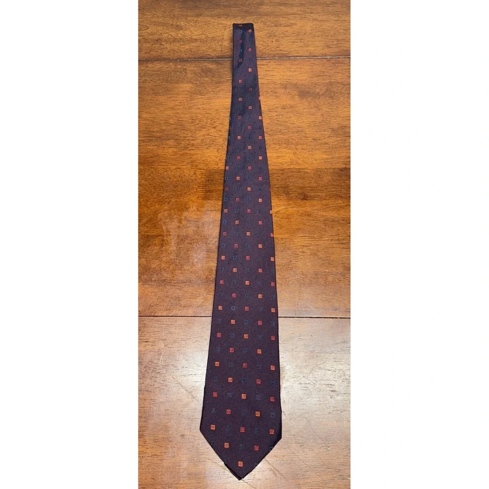 Brooks Brothers Silk Men's Tie. Dark Red 346 Necktie. 56 1/2 X 3 7/8